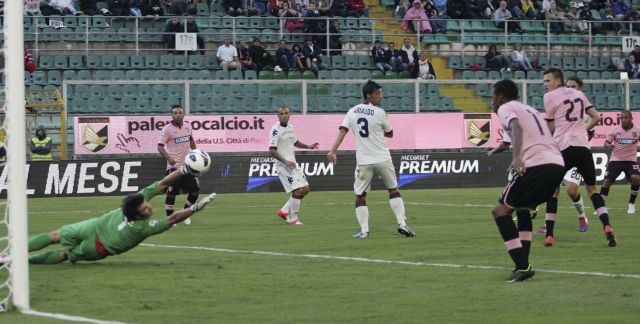 Νέα «γκέλα» της Μίλαν στο σπίτι της, στο φινάλε πήρε η Κάλιαρι